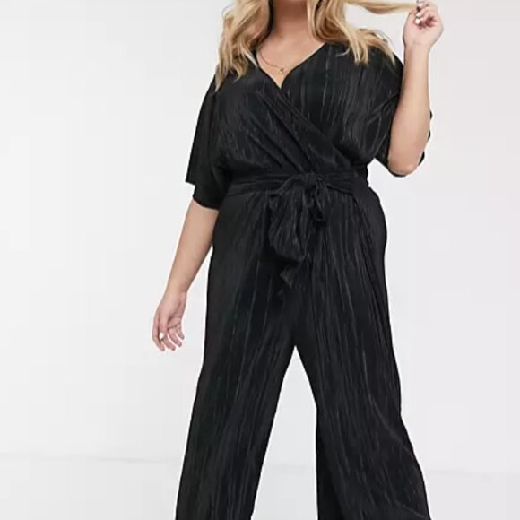 ASOS DESIGN Curve plisse wrap tie jumpsuit - Picture 1 of 7